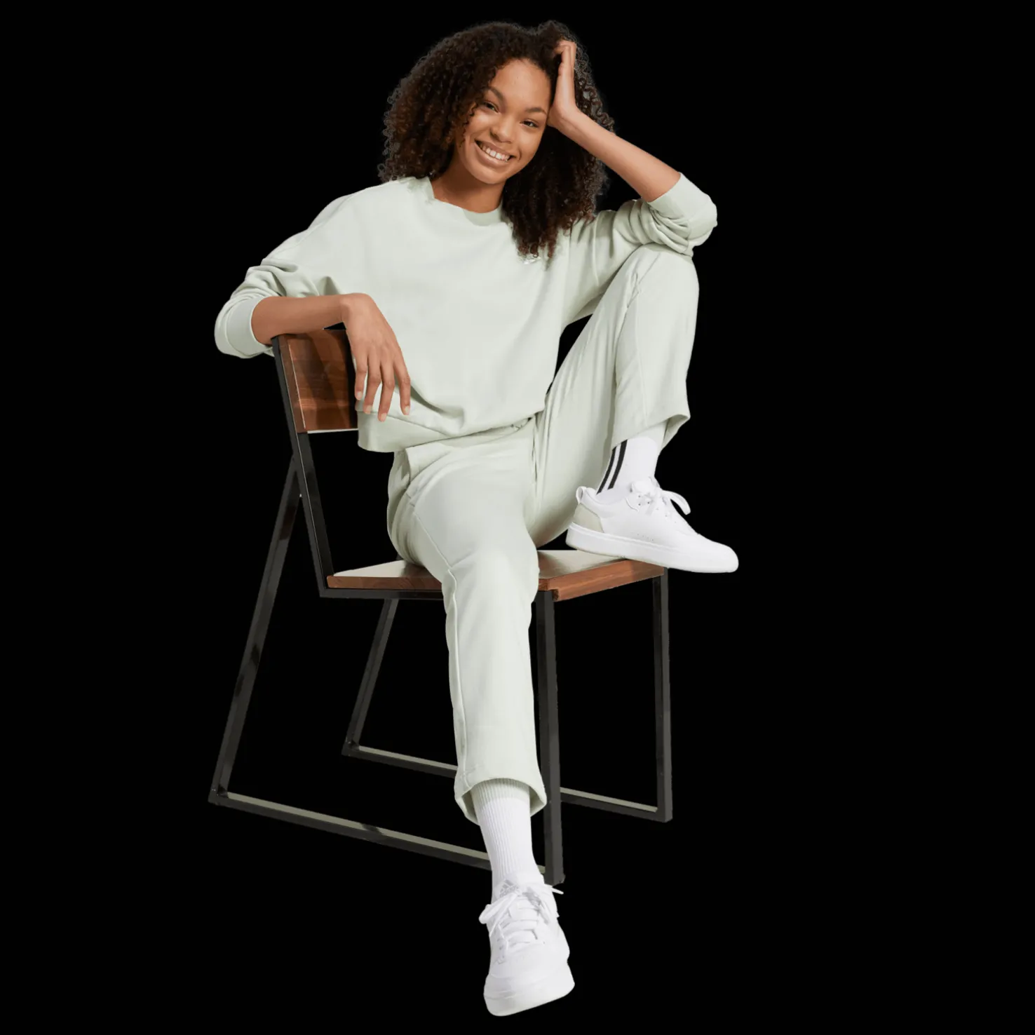 Essentials Small Logo Feel Cozy Sweatshirt, naisten collegepaita - Vapaa-Ajan Paidat - Essentials Small Logo Feel Cozy Sweatshirt, naisten collegepaita