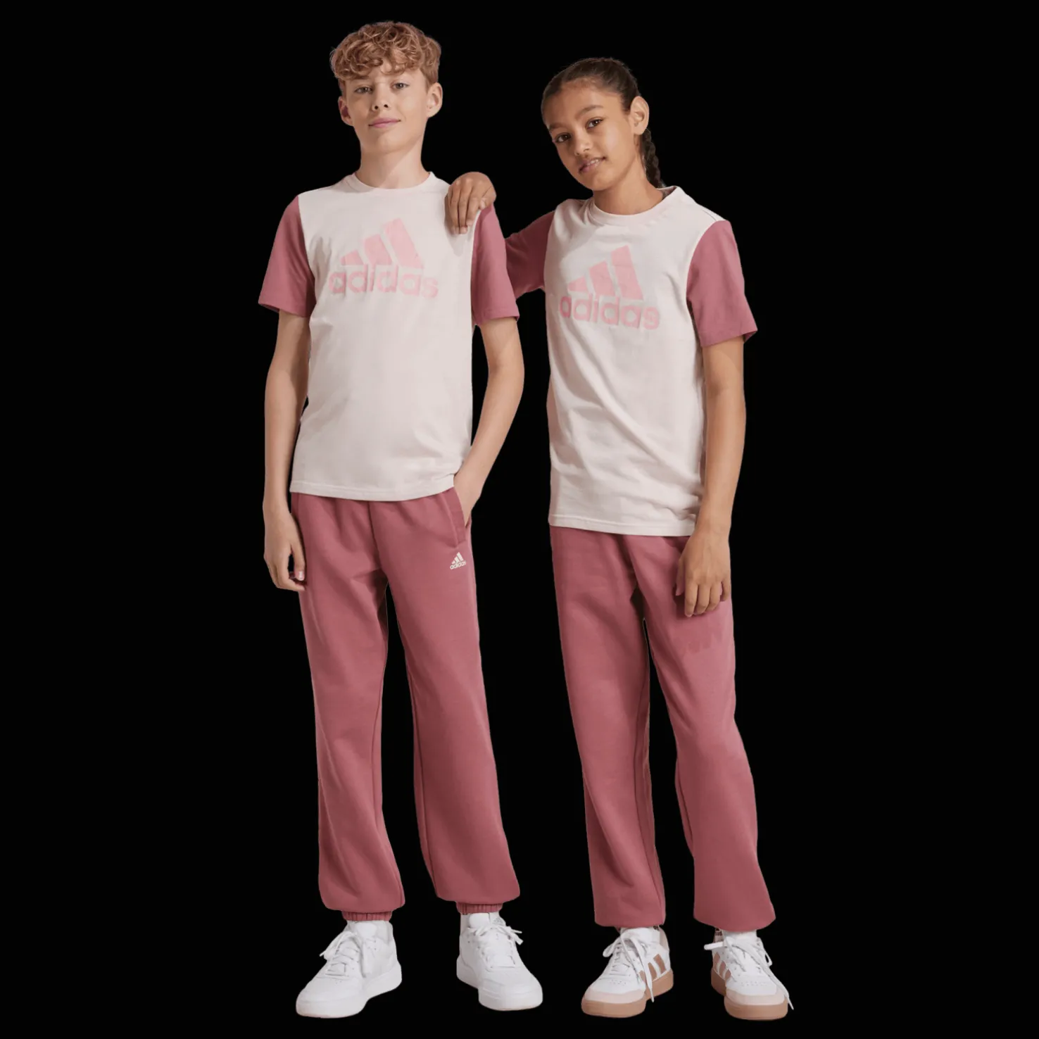 Essentials Small Logo Feel Cozy Fleece Pant, nuorten collegehousut - Vapaa-Ajan Housut - Essentials Small Logo Feel Cozy Fleece Pant, nuorten collegehousut