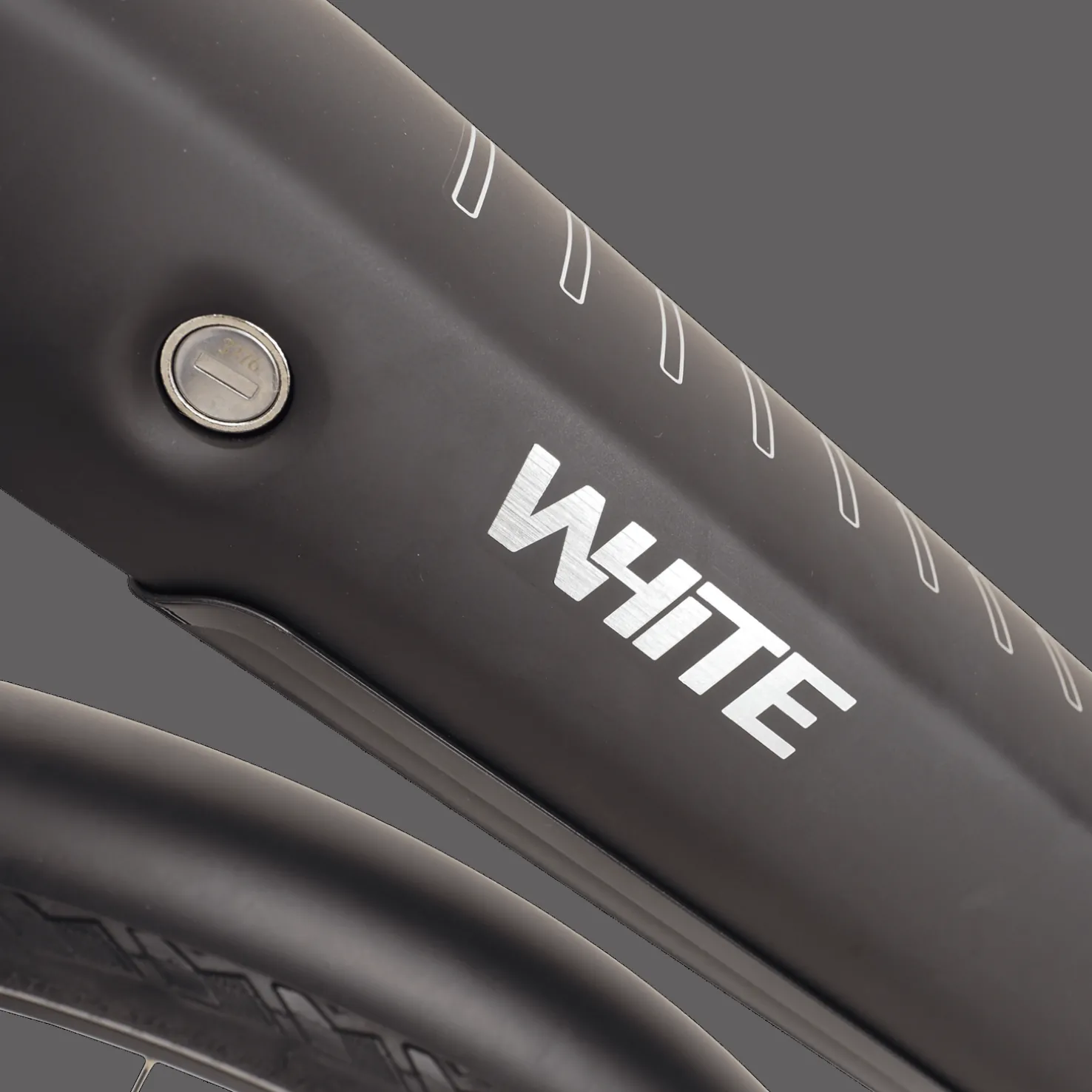 E-Trekking 1.0 Diamond JET BLACK 24, miesten hybridisähköpyörä - Sähköpyörät - E-Trekking 1.0 Diamond JET BLACK 24, miesten hybridisähköpyörä