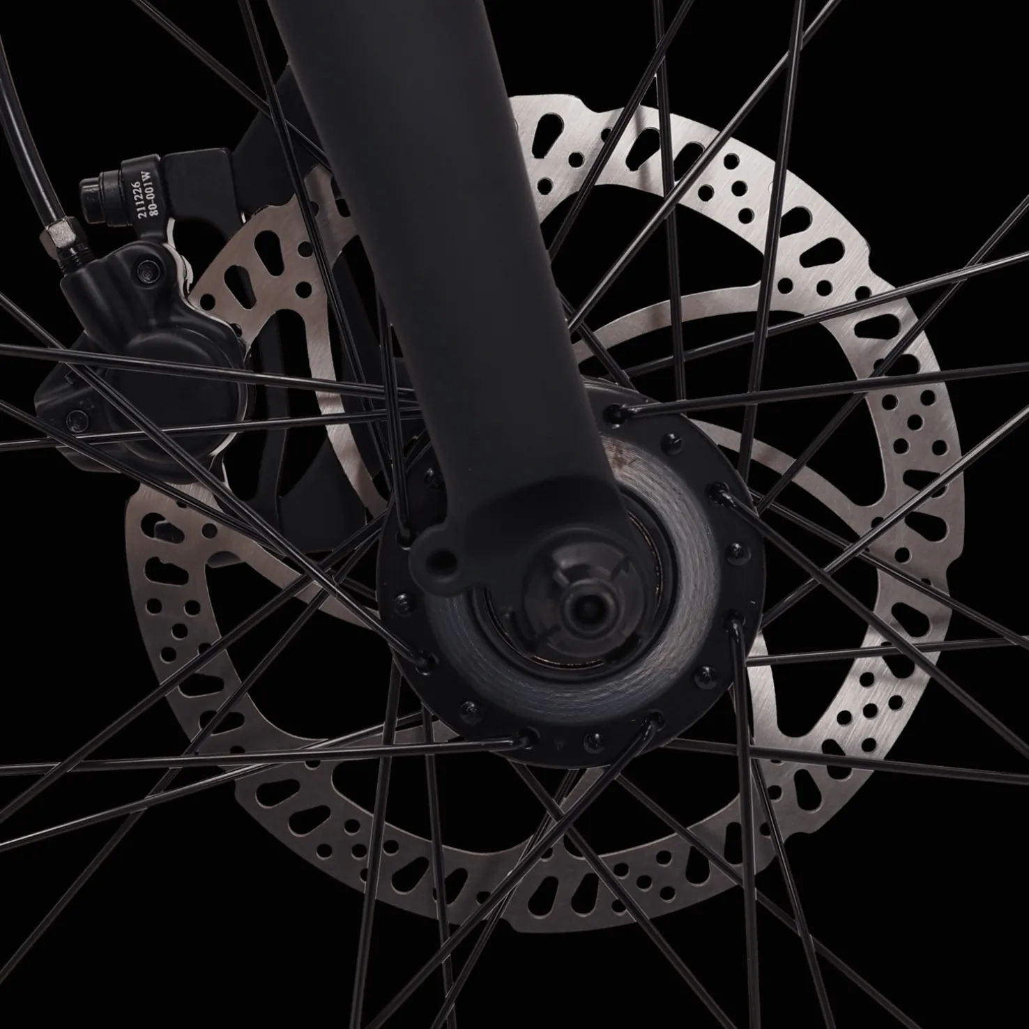 E-Trekking 1.0 Diamond JET BLACK 24, miesten hybridisähköpyörä - Sähköpyörät - E-Trekking 1.0 Diamond JET BLACK 24, miesten hybridisähköpyörä