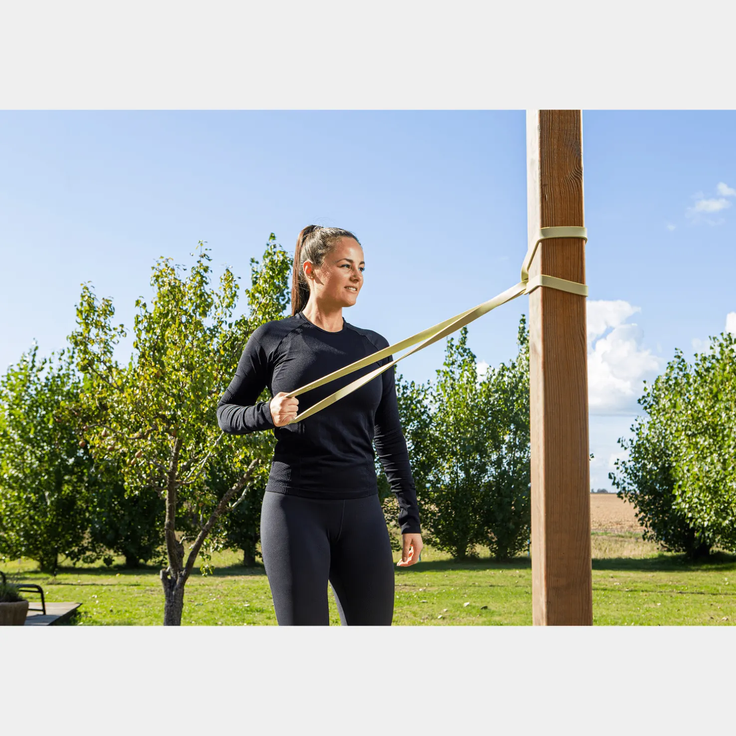 Exercise Tube Medium, vastuskuminauha, keskiraskas - Voimaharjoitteluvälineet - Exercise Tube Medium, vastuskuminauha, keskiraskas