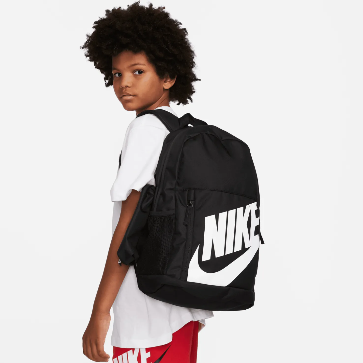 Nike Elemental Kids' Backpack 20l, lasten ja nuorten reppu - Reput - Nike Elemental Kids' Backpack 20l, lasten ja nuorten reppu