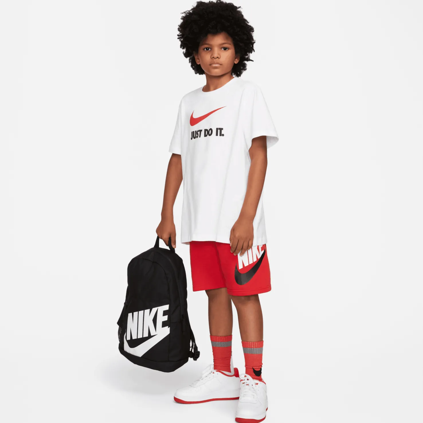 Nike Elemental Kids' Backpack 20l, lasten ja nuorten reppu - Reput - Nike Elemental Kids' Backpack 20l, lasten ja nuorten reppu