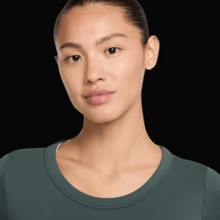 One Fitted Dri-FIT Short Sleeve Top, naisten t-paita - Urheilupaidat - One Fitted Dri-FIT Short Sleeve Top, naisten t-paita