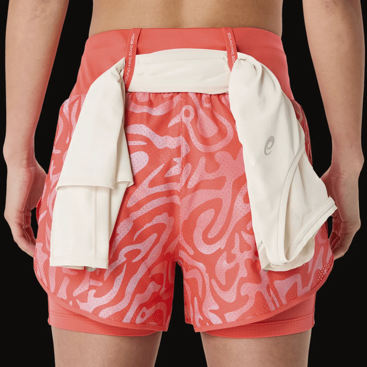 Road All Over Print 2-n-1 3,5in Short, naisten juoksushortsit - Treenishortsit - Road All Over Print 2-n-1 3,5in Short, naisten juoksushortsit