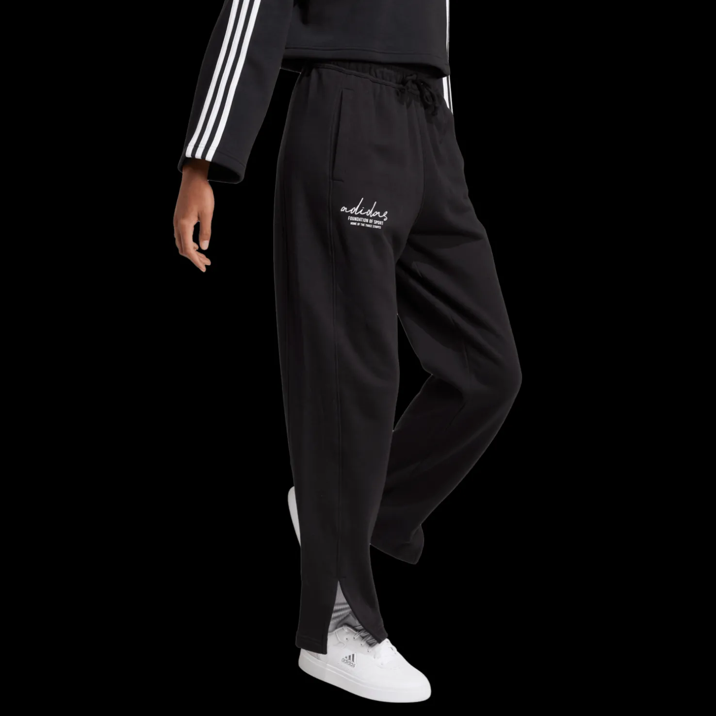 Signature Graphic Embroidery French Terry Straight Leg, naisten collegehousut - Vapaa-Ajan Housut - Signature Graphic Embroidery French Terry Straight Leg, naisten collegehousut