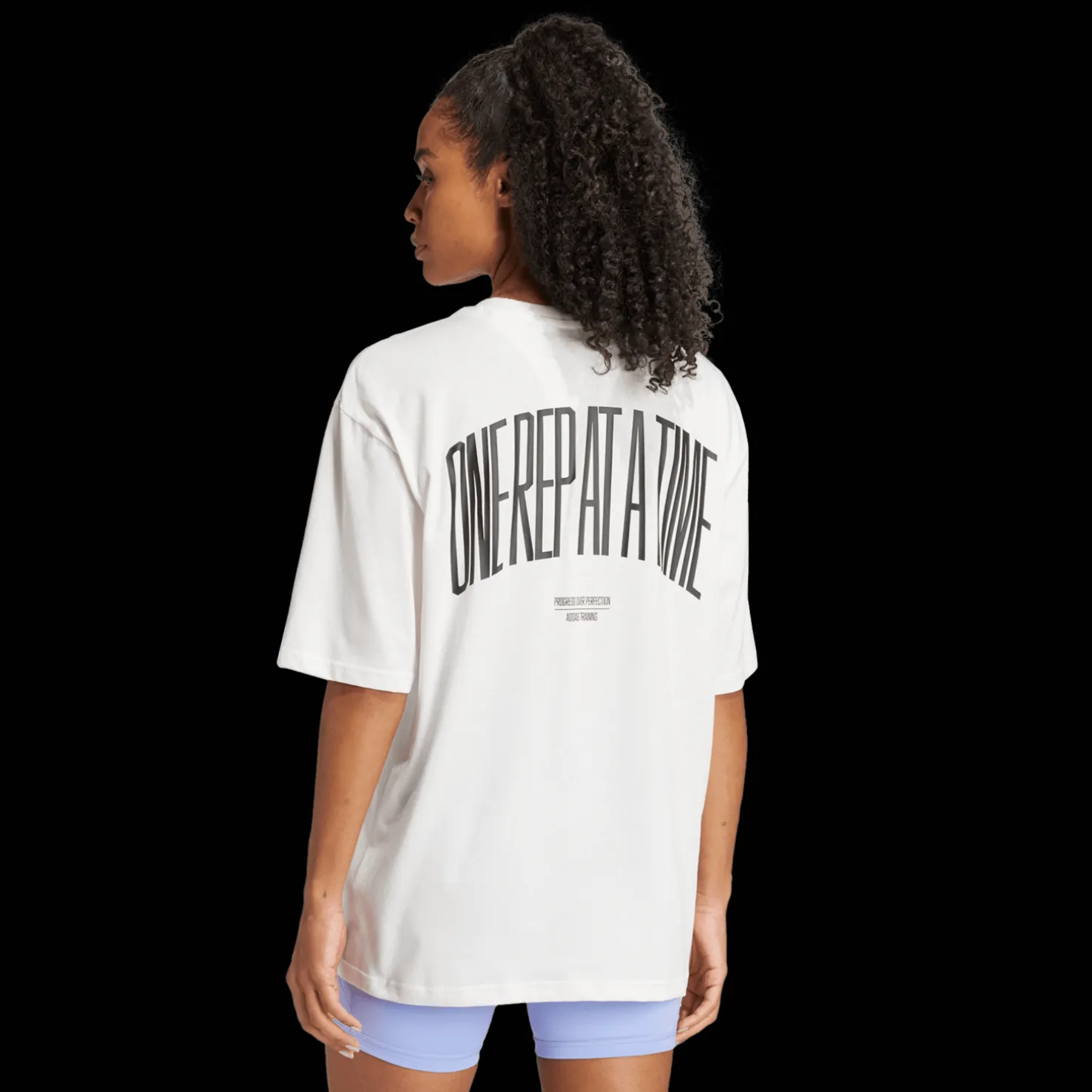 Strength Graphic T-Shirt, naiten t-paita - Urheilupaidat - Strength Graphic T-Shirt, naiten t-paita