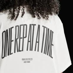 Strength Graphic T-Shirt, naiten t-paita - Urheilupaidat - Strength Graphic T-Shirt, naiten t-paita