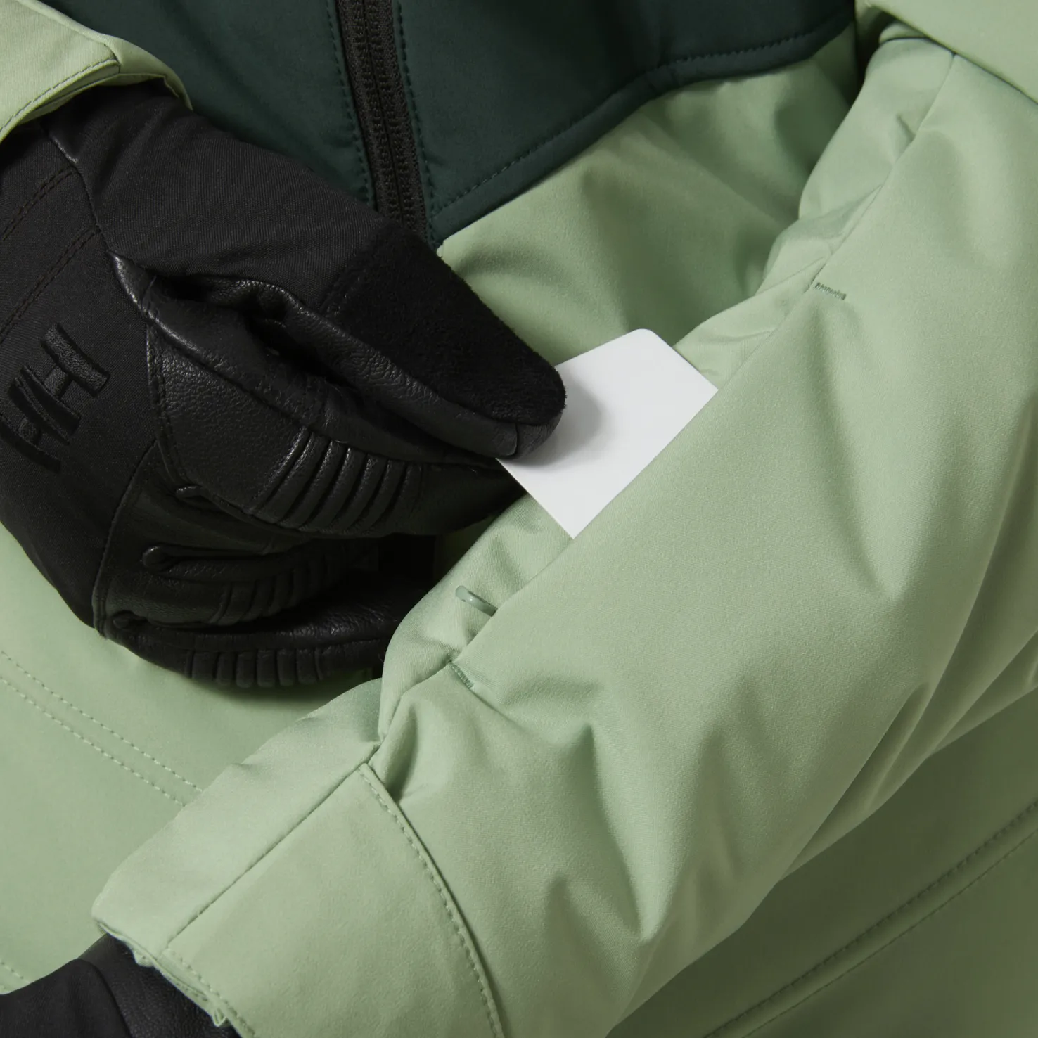 W Alpine Insulated Jacket 24/25, naisten laskettelutakki - Laskettelutakit Ja Toppatakit Naisten - W Alpine Insulated Jacket 24/25, naisten laskettelutakki